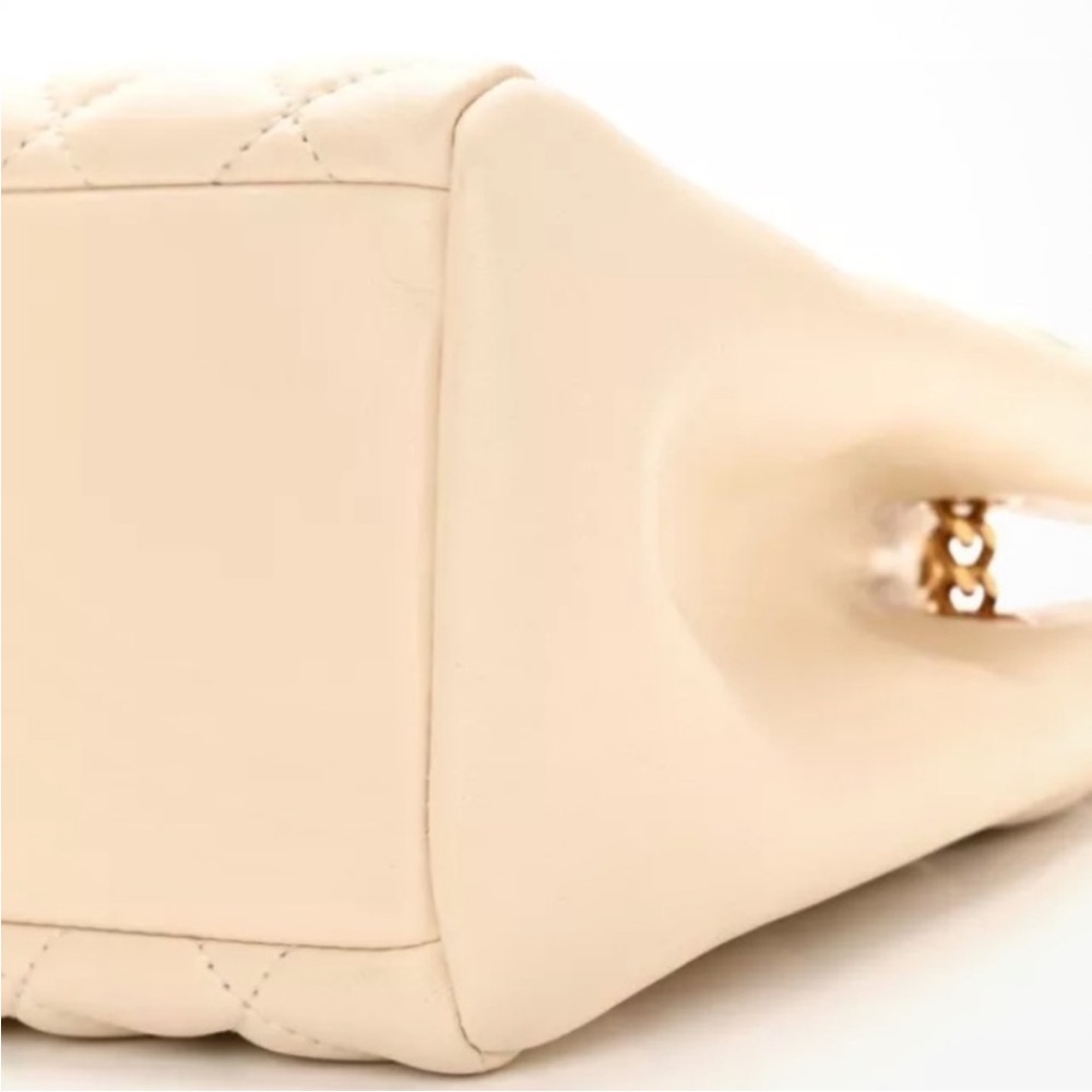 Versace Medusa Lambskin Quilted Tote with Gold Chain - Picture 11 of 12